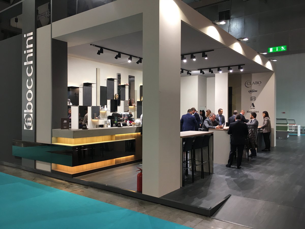 ClaboUSA's tweet photo. Clabo’s 3,000 square foot booth at @HostMilano 2017 featured the industry’s newest styles and most innovative showcases. #displaycase #clabo https://t.co/tz3DkqLGkS