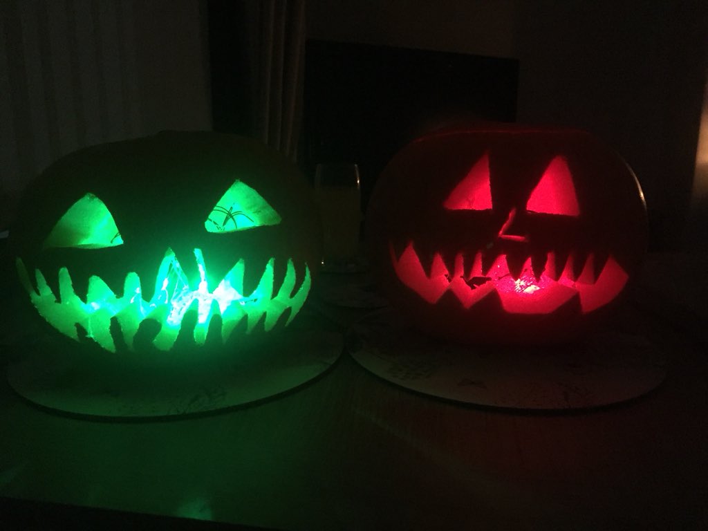 ninergirl31's tweet photo. @train The kids pumpkins 🎃 https://t.co/PesKGqtpYH