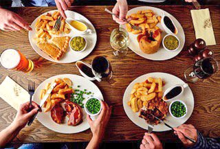 londonbridgeinn's tweet photo. No trick with us tomorrow just a treat enjoy 2-4-1 on all our pies, book your table https://t.co/s6tlCaB23z #steak #cheese&onion #huntsmans https://t.co/j7pxNzZLKA
