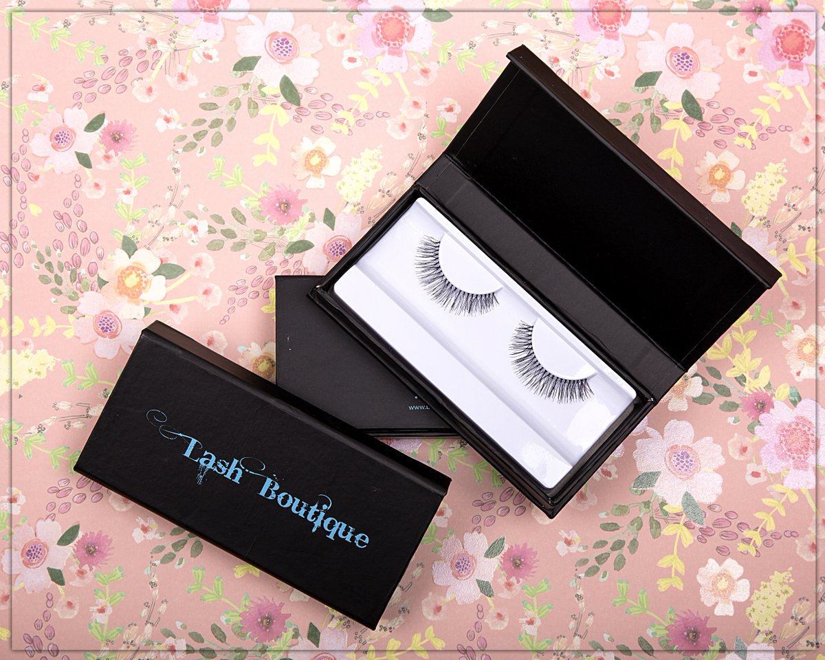 ‘Melanie’... our Most popular daytime eyelash, they add a touch of elegance! ow.ly/zvCO30gepwy #eyelashes #lashes #lashgoals