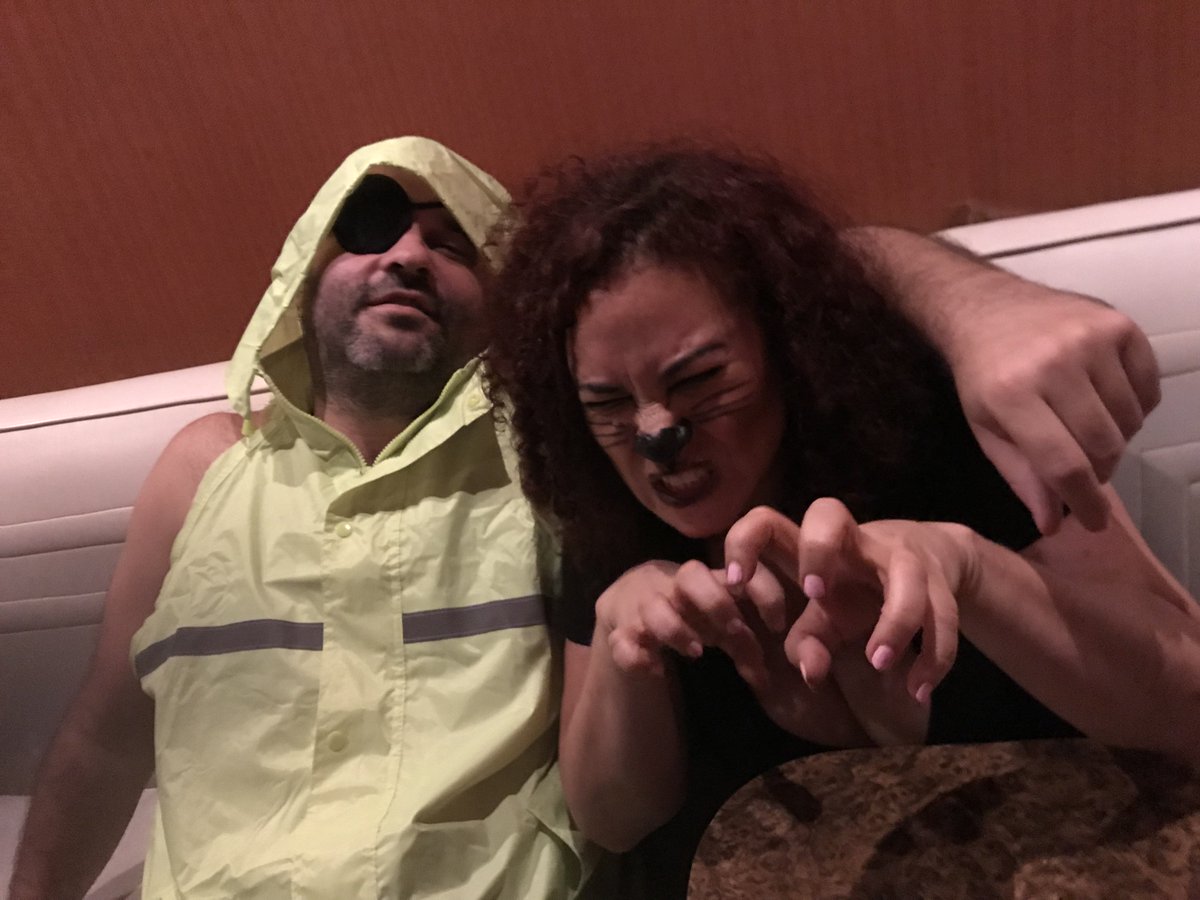PamelaGrossJill's tweet photo. Uh Ohh! there is a #werewolf around and #NeonJoe is gonna git 'em! #Halloween #haloween2017 #halloweencostume https://t.co/wAsL0yLRku