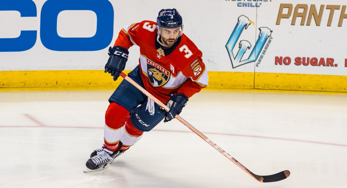 Keith Yandle partners with @CCMHockey to raise breast cancer awareness.  » bit.ly/YandleRoseGold… https://t.co/v5PYZsAUXo