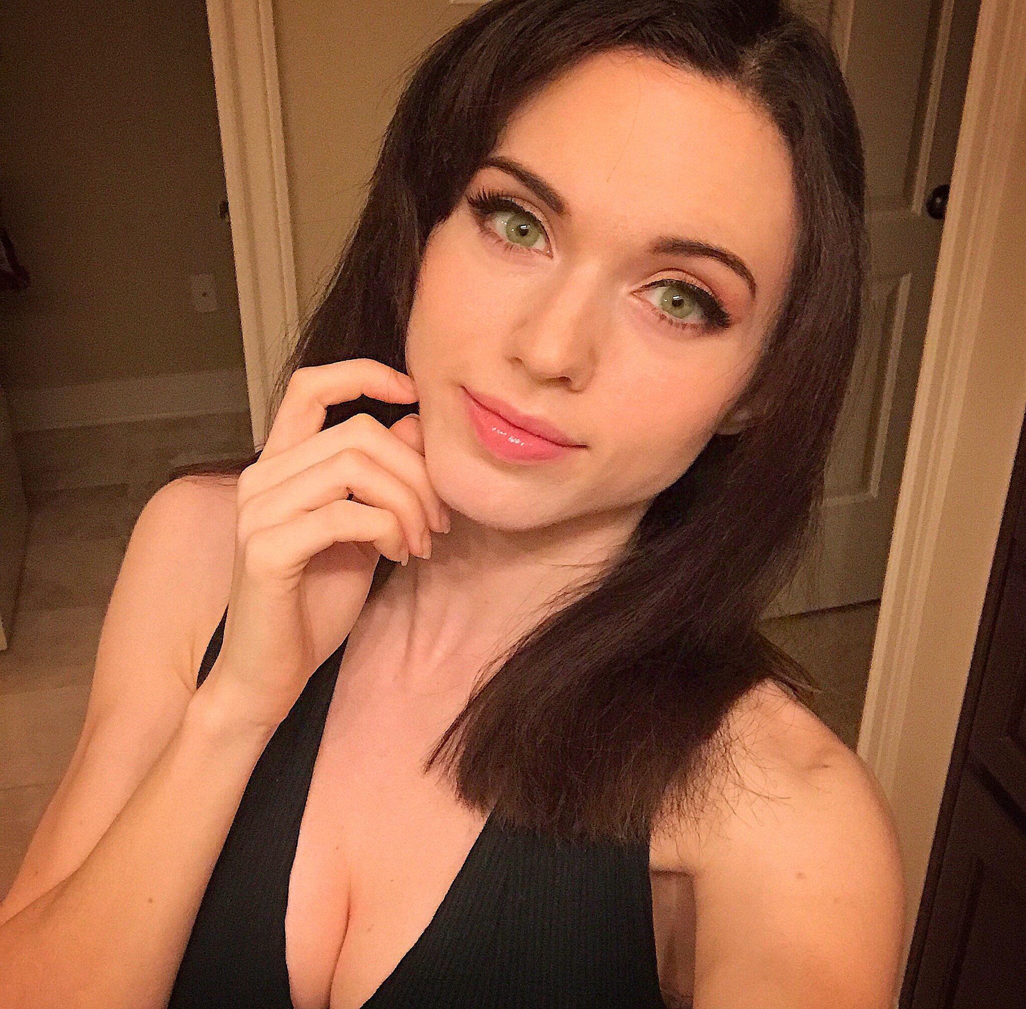 Amouranth: Before & After The Leak   Unbelievable Change - zt3ul9r