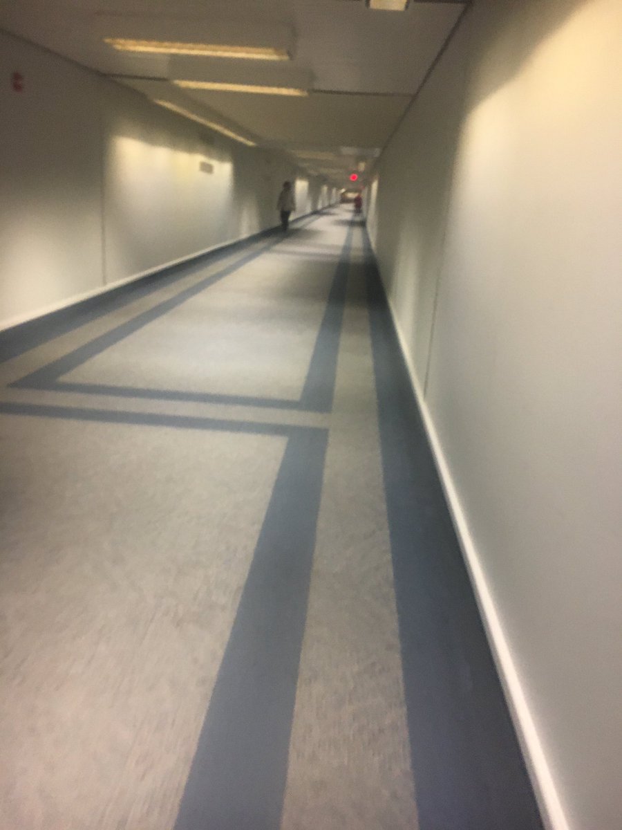 sareshep's tweet photo. just walked in the work tunnels to Post Malone with my headphones in

lmk if you can even relate https://t.co/uFSD4RumTr
