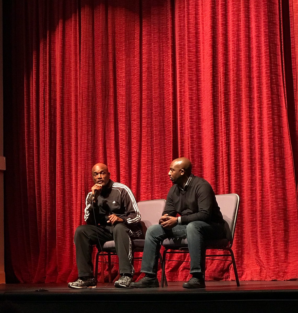 officiallylive's tweet photo. Kenny Leon: “You’re only as good as the people you work with.”🗣💯#DirectorsMasterClass @CAU @iamKENNYLEON https://t.co/lRkcQ7pP5A