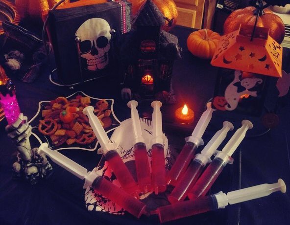 JulienneLibani's tweet photo. 💀🎃💉 https://t.co/xxZlqhNhnx