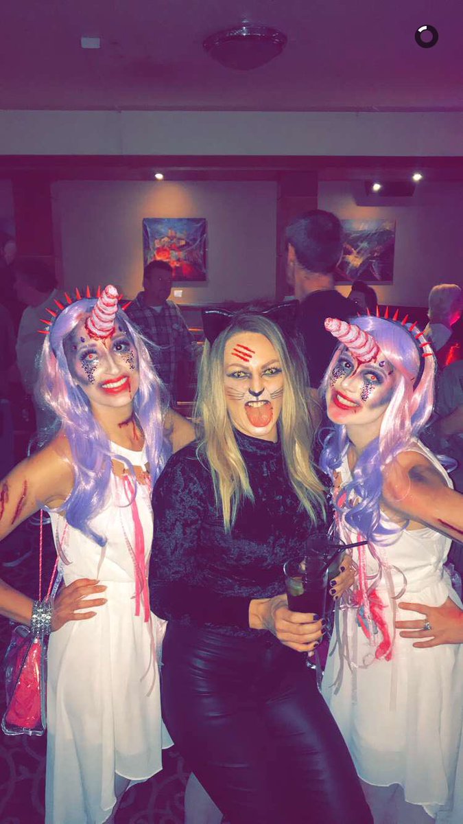 1VKKV1's tweet photo. Halloween night out was fun! Unicorns love Halloween too you know! 🦄😃🦄 #uniquehalloween #scaryunicorns #Halloween2017 #HalloweenWeekend https://t.co/A5U4iSM0Ir