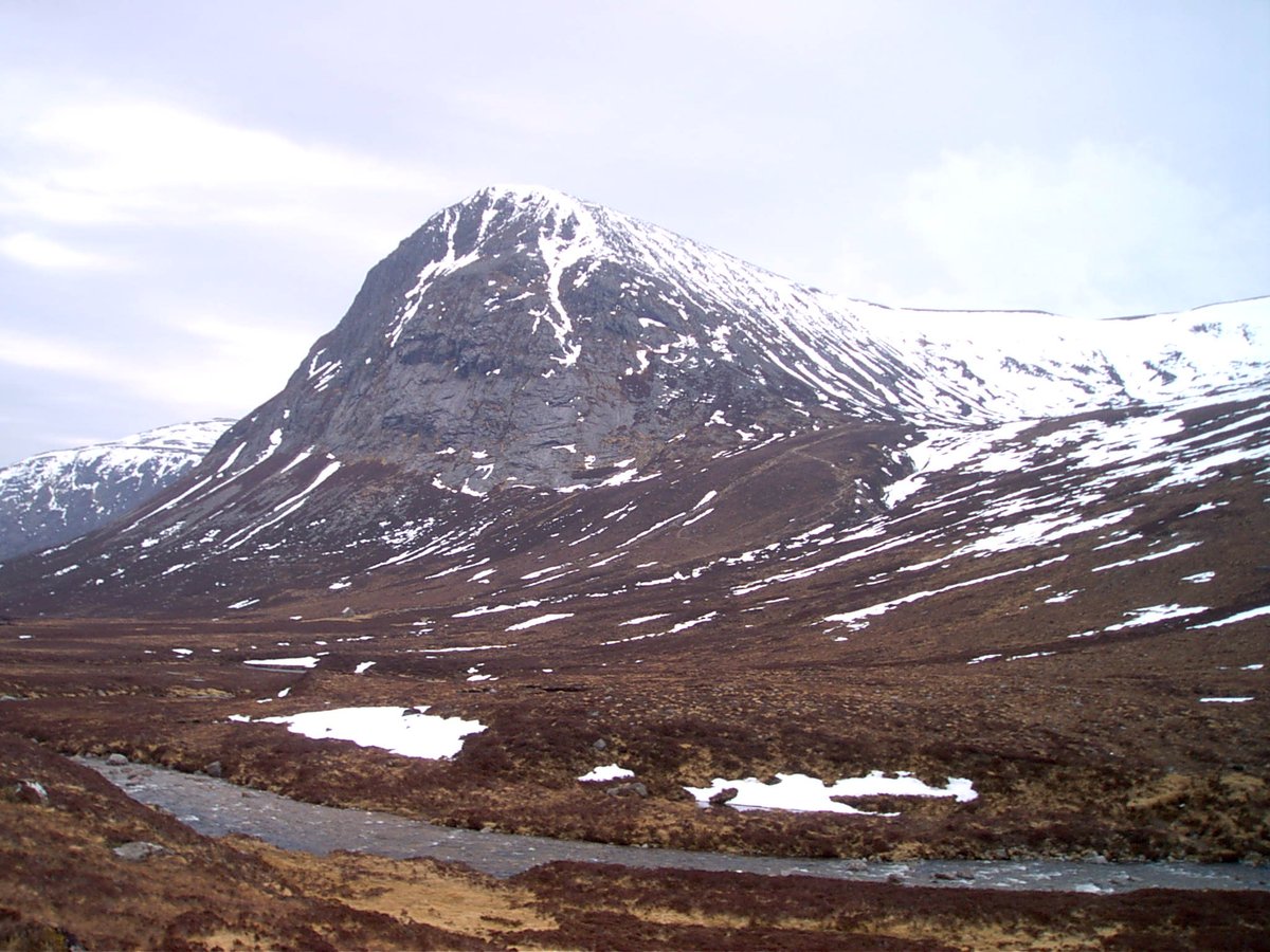 cairngorms's tweet photo. Devils Point from a good few Winters ago - I feel a bothy trip coming on! https://t.co/paJ6RTzd1Y