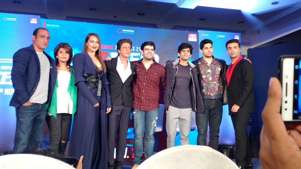 UrbanAsian's tweet photo. #IttefaqPressConference– The cast of #Ittefaq have a lot to reveal.

@iamsrk @karanjohar @S1dharthM @sonakshisinha 

https://t.co/GKaPksWLbM https://t.co/A9QrvruBiw