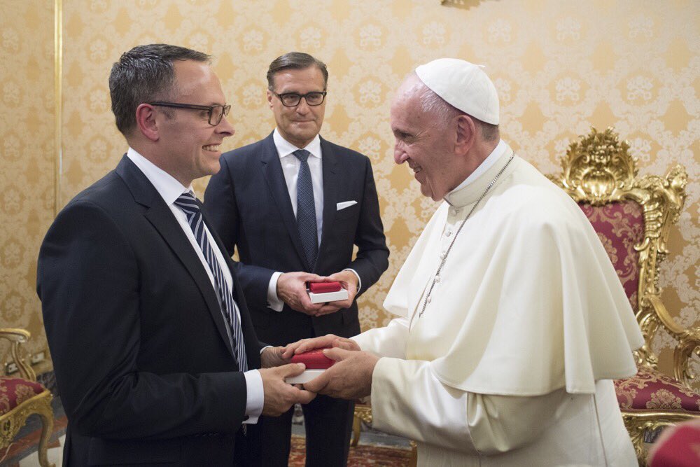 B747430's tweet photo. I had the great honor to accompany our CEO Dr. Olaf Berlien to his Holiness Pope Francis for a very inspiring private audience. #grateful https://t.co/pULL0mOVUD