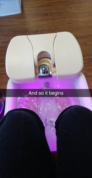 Getting my nails done for Exxxotica https://t.co/6nbOCNE28Y<a href="/tag/catgirl"class="tags"><span>#catgirl</span></a><a href="/tag/collars"class="tags"><span>#collars</span></a>