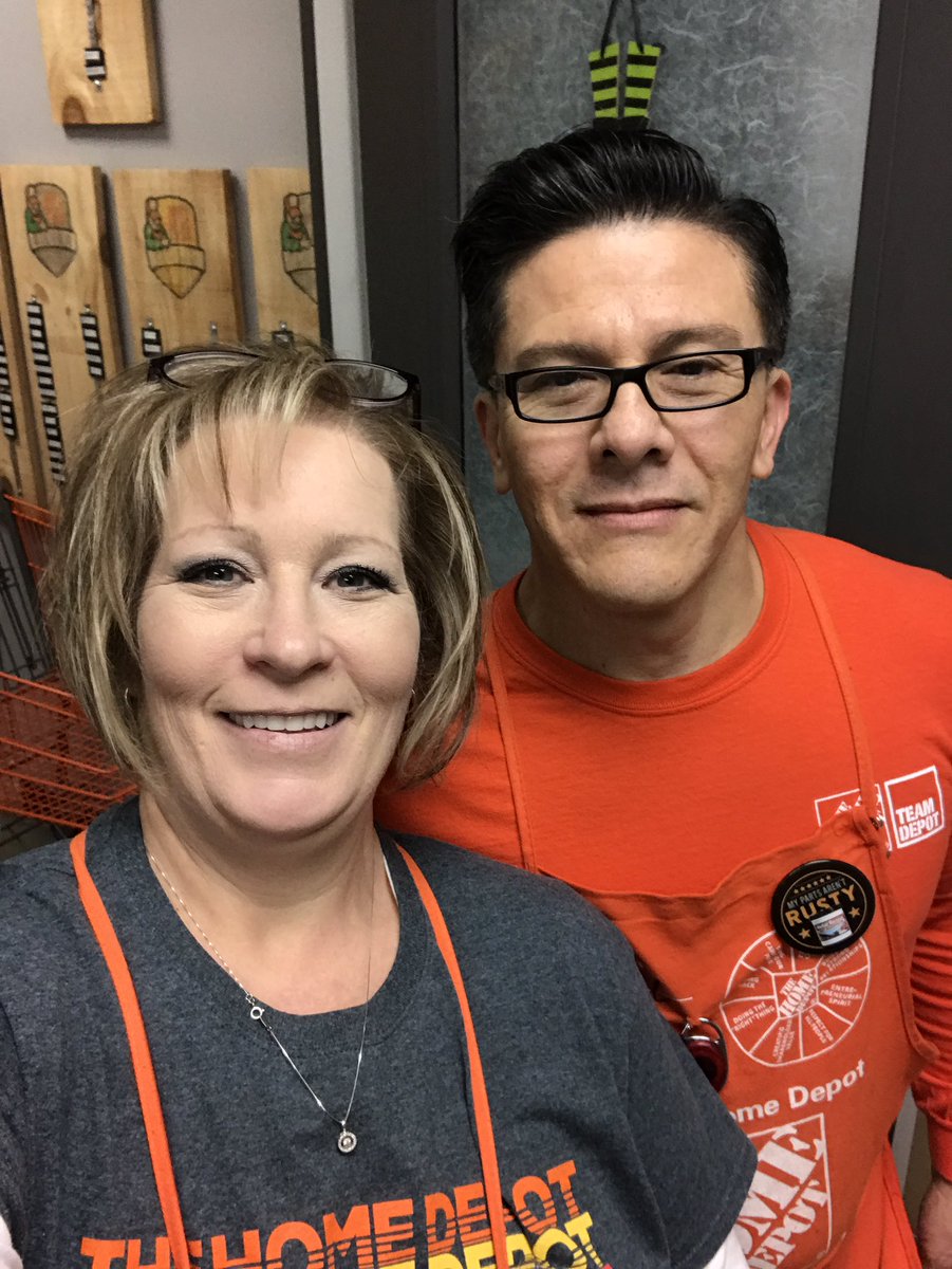 2009THD's tweet photo. πππHome Depot Day!! #spiritweek17 πππProud to be orange!!πππ https://t.co/WFeNiDoNhh