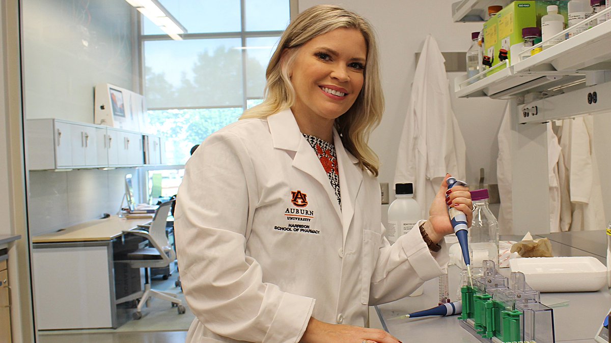 auhcop's tweet photo. The Psychology of Pharmacy: Learn more about Dr. Miranda Reed. #AuburnWomen #APhM2017
>> https://t.co/6Usiews036 https://t.co/USuELkAAT3