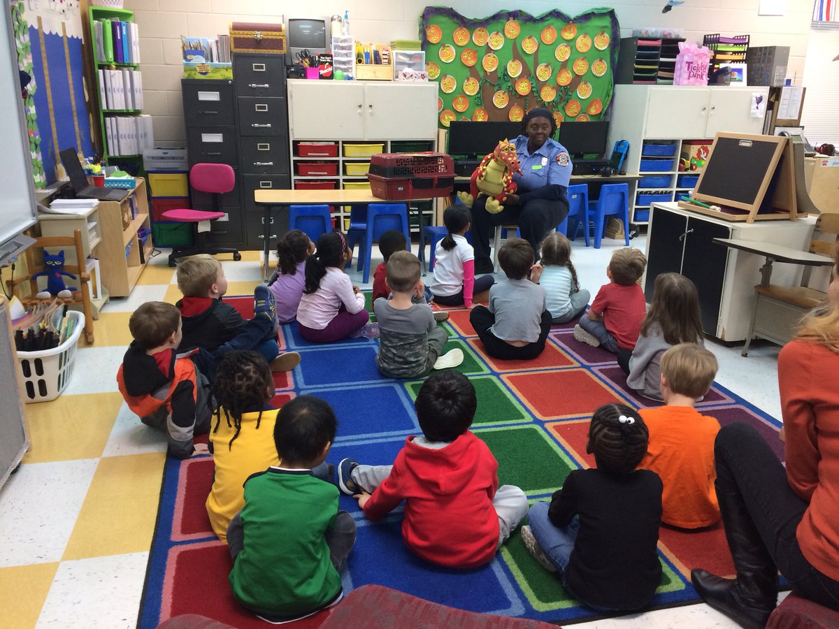 NCFDSC's tweet image. E211 &amp;amp; “Dusty the Dragon” visited Joseph R. Pye Elementary today. 4K students learned #firessafety, #911Education &amp;amp; FFs are our helpers