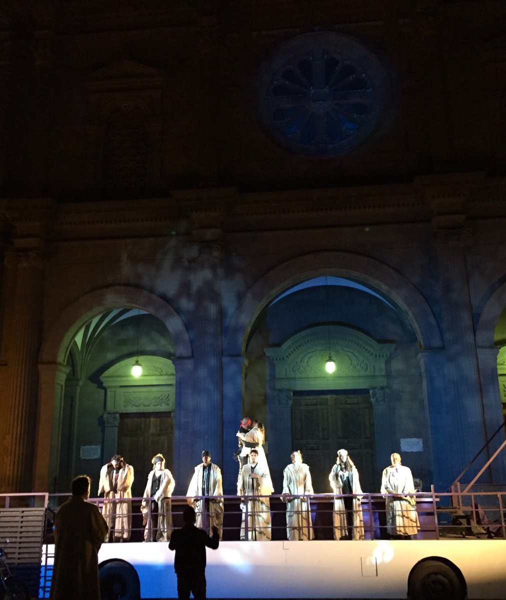 FundacionDISA's tweet photo. Queda solo un día para el #DonJuanTenorio #IsraelReyes #Clapso @LpaCultura @BinterCanarias ¡¡Ensayo general!!🎭❤️🏍 https://t.co/klVITE0sS2