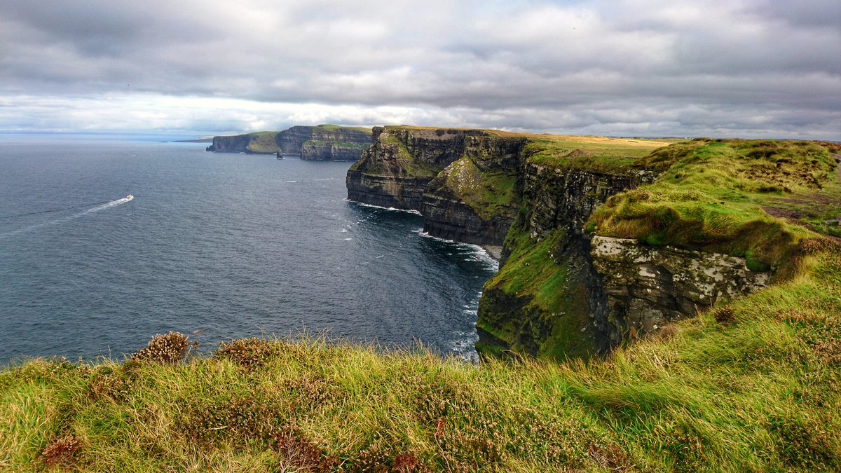 Checking out the Cliffs 😍 #CliffsOfMoher #WildAtlanticWay #Ireland #ExploringIreland