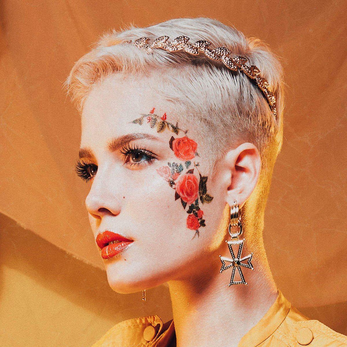FlamesCentral's tweet image. Want to see @halsey in concert November 14th? RT; For your chance to win 2 tickets and a meet &amp;amp; greet! Must be following us to qualify!