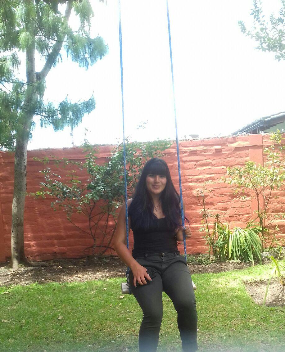 alexa_co2000's tweet photo. Su nombre Maria Paula Mena
Se busca chica de 18 años.
Estatura 1.60 
Vestimenta negra zapatos blancos.
INF :
098 718 0169 Santiago Mena https://t.co/DtbkNzemOa