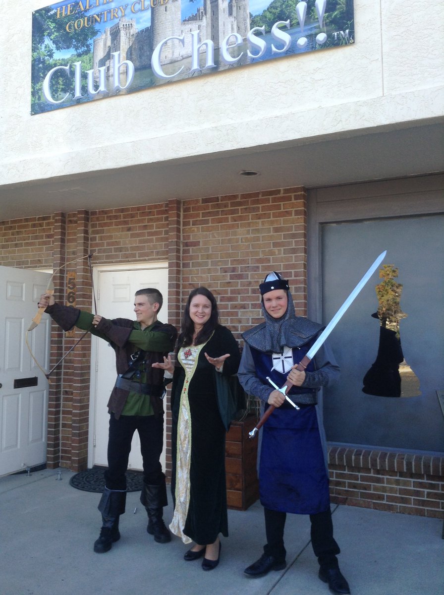 ClubChess_COCO's tweet image. Over 75% played the tournament in costume!