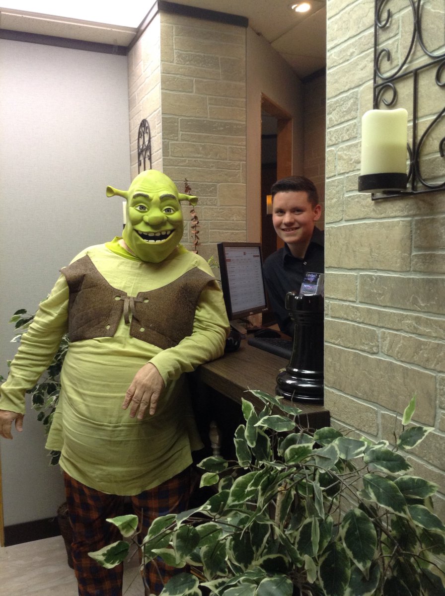 ClubChess_COCO's tweet image. Over 75% played the tournament in costume!