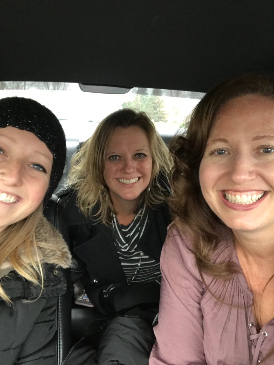 MrsCSpaulding's tweet photo. Waiting to cheer for our girls running the 5k!!  #GOTR #hassanfun https://t.co/52FsvGqlrc