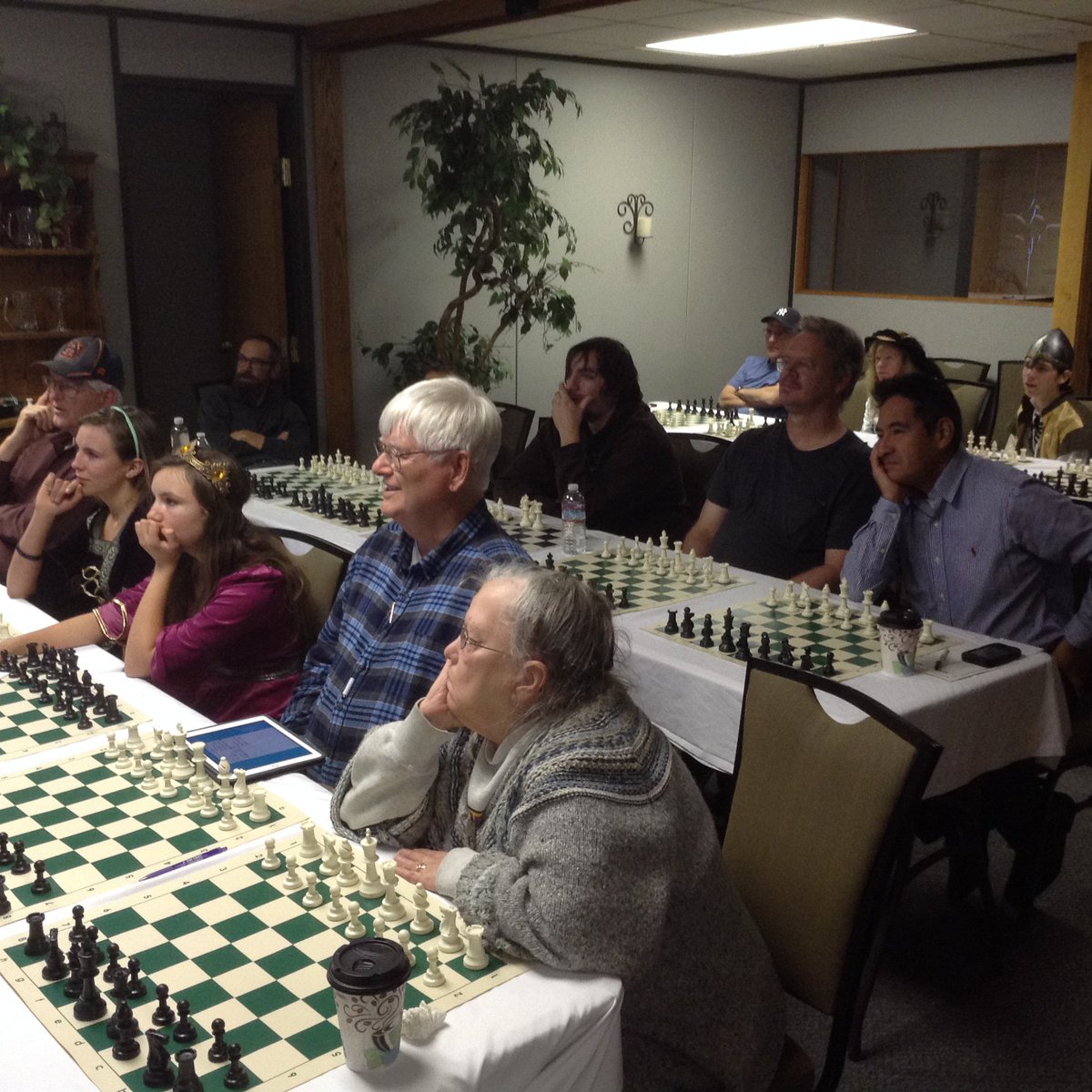 ClubChess_COCO's tweet image. Outstanding really long workshop with WGM Nemcova (She&apos;s so cool!!)