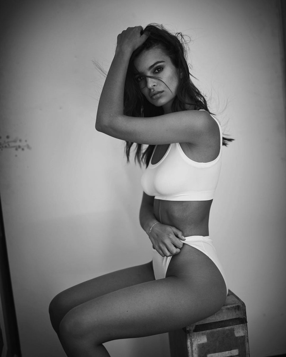 thisiswhilo's tweet photo. Found! The perfect white set you can wear under anything. Copy @emrata's  style https://t.co/mWGhPoC2Fn #whilo #whatilove https://t.co/UJerbmMnOY