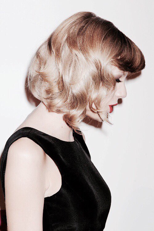 twinearthsigns's tweet image. #EMABiggestFansTaylorSwift