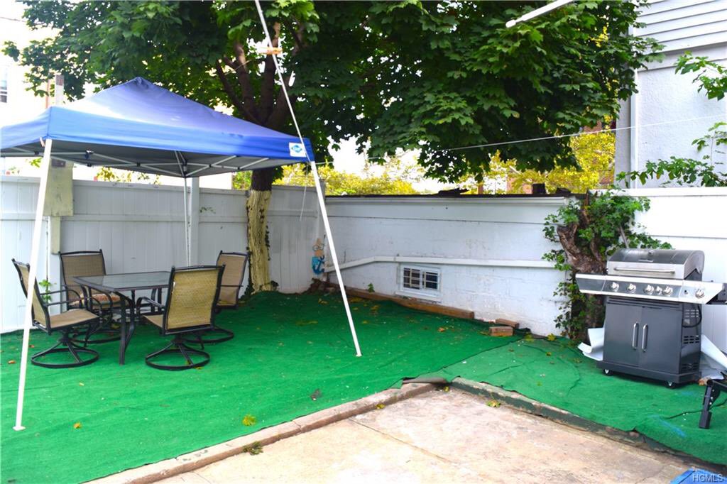 RealtorSans's tweet photo. Increíble casa 1 familia ! 3 habitaciones 2 baños por solo $369,000 https://t.co/H5l2HEpxjY