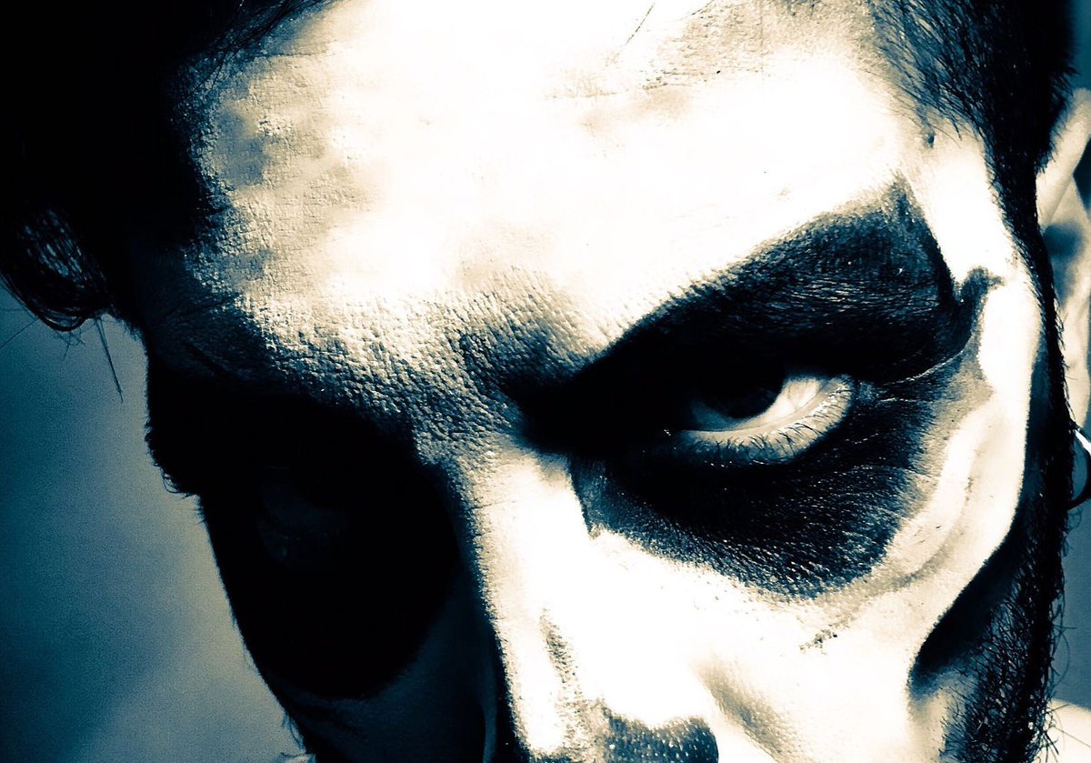 SURUband's tweet photo. This is Halloween, #halloween #metalhead #metalspain #deathmetal #goth #suru #brutalgoth https://t.co/uUQIUXwNV3