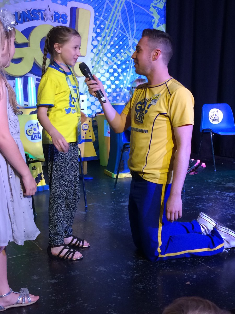 arcangeldriving's tweet photo. That moment @haven #burnham when on bended knee you’re marriage proposal is flatly rejected @JoshLukeGarcia #noyoureapoo!!🤣🤣🤣🤣#MyHavenDays https://t.co/0WuQUVp0oz