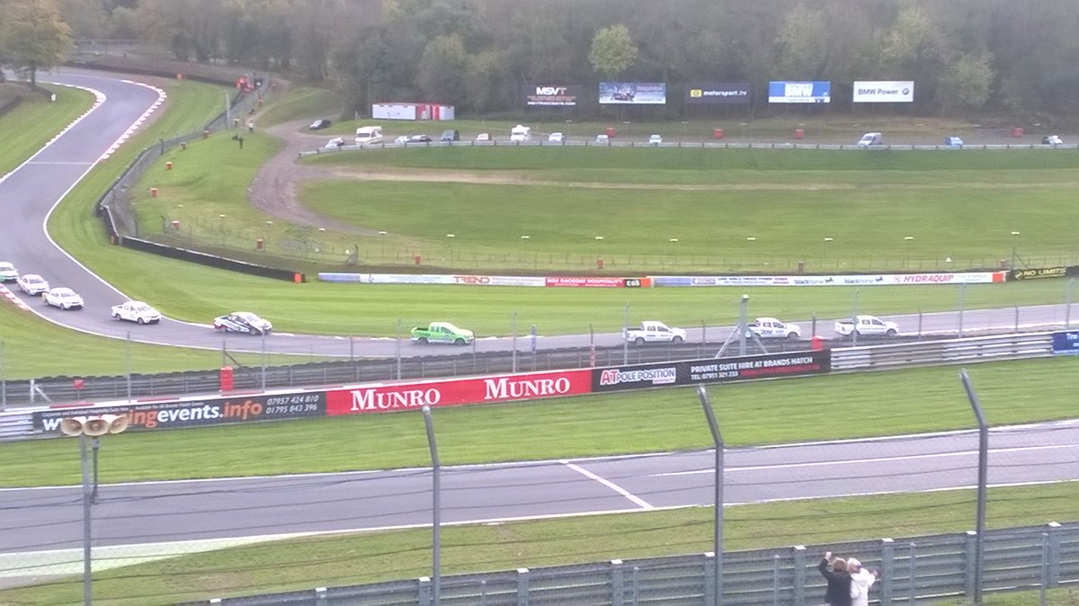 SouthfieldsTN's tweet image. Excellent finale weekend @SsangYongRacing @Brands_Hatch Great drivers &amp;amp; guests we've had a fantastic year with you! @JIGGY18 @specutainment