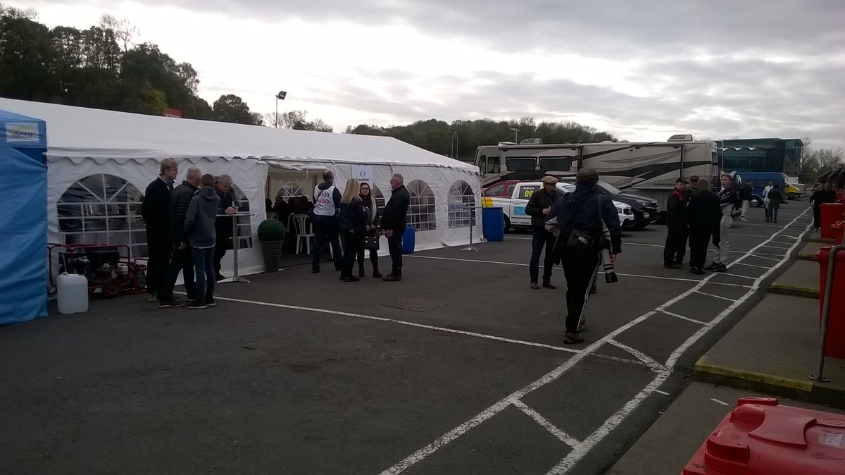 SouthfieldsTN's tweet image. Excellent finale weekend @SsangYongRacing @Brands_Hatch Great drivers &amp;amp; guests we've had a fantastic year with you! @JIGGY18 @specutainment