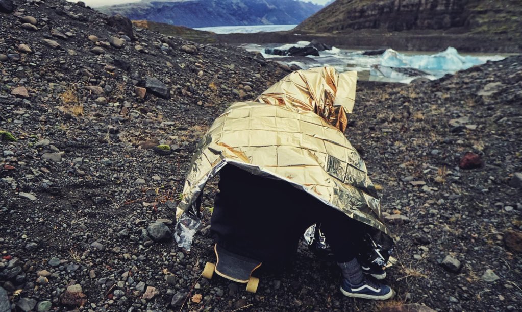 LAtheband's tweet photo. @ValKechichian behind the scenes during the #wheretheangelsgo shooting in Iceland ❤️ https://t.co/i6cNh2uMAF