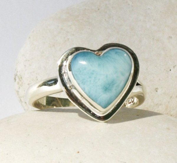 Yu2Xiaogang's tweet photo. Dominican Larimar Small Aqua Sky Blue Heart Sterling Silver Ring ge… https://t.co/buckJPieS6 #fashion #BlueHeartRing https://t.co/om60KNb5Am