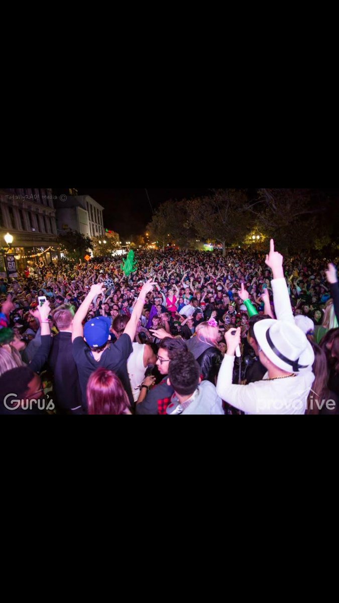 thedixonway's tweet photo. 🎉PROVO CENTER STREET HALLOWEEN PARTY 🎉

STARTS @ 8
‼️FREE FREE FREE‼️
Biggest every single year! Retweet to get the word out 💯 https://t.co/JQDHlcLwhg