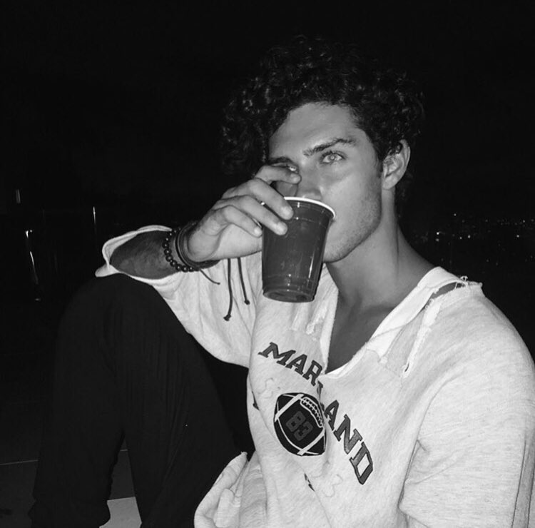 SebKingCU's tweet image. 𝕊𝕖𝕓𝕒𝕤𝕥𝕚𝕒𝕟 𝕂𝕚𝕟𝕘

» Sophomore. 
» Musical Theater.
» Multi-sport athlete.
» Ships with chemistry.
» Detailed description (Mirrored).
» #CURPG.