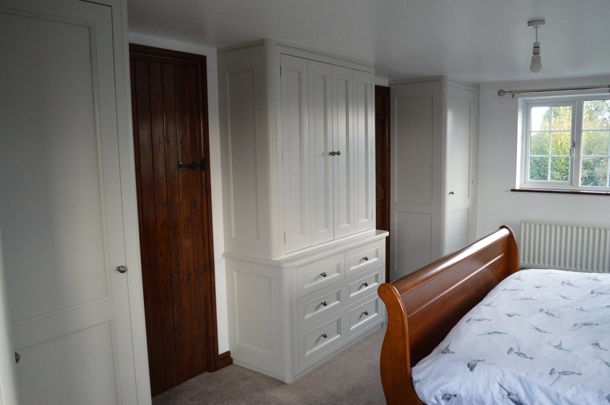 hartswoodworkin's tweet photo. Latest bespoke bedroom installation #bespoke #wardobe #luxuryinteriordesign  #bedroom #fittedfurniture #bespoke https://t.co/GQqHyugKRf