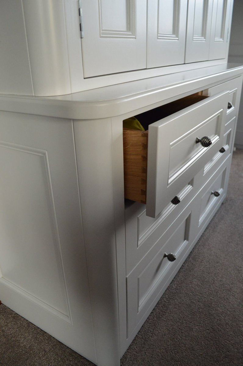 hartswoodworkin's tweet photo. Latest bespoke bedroom installation #bespoke #wardobe #luxuryinteriordesign  #bedroom #fittedfurniture #bespoke https://t.co/GQqHyugKRf