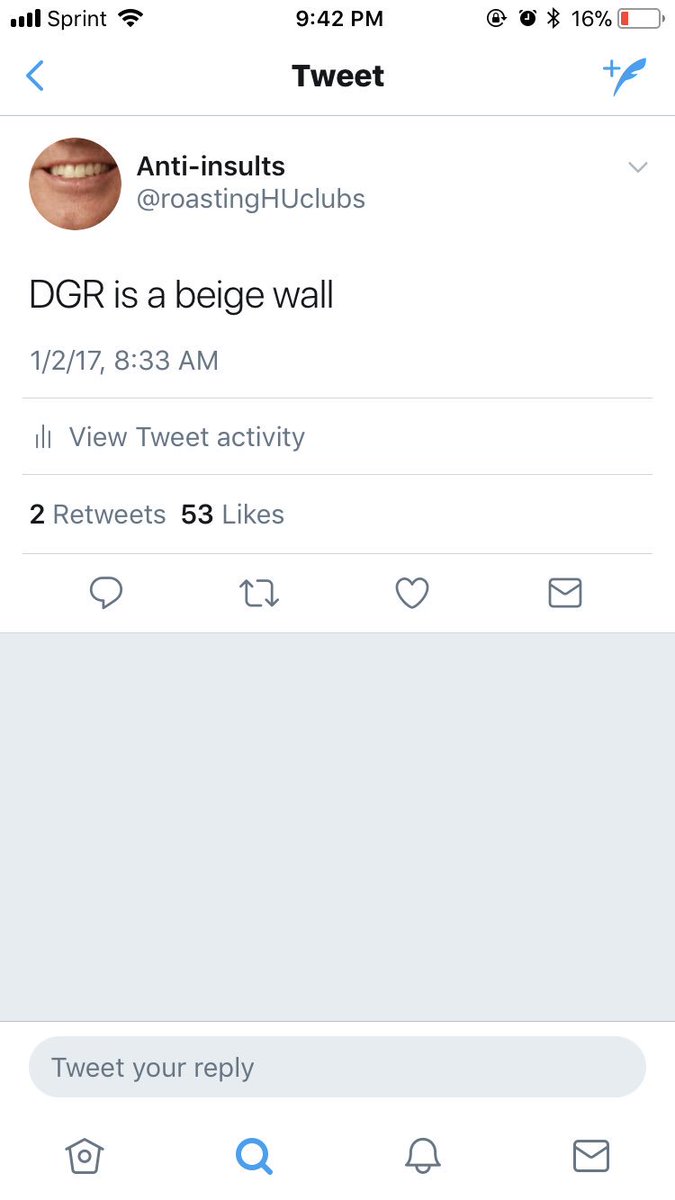 roastingHUclubs's tweet photo. THEY DRESSED AS A BEIGE WALL I am deceased I am in cardiac arrest I have ceased to breathe https://t.co/PhzzEfjmN8