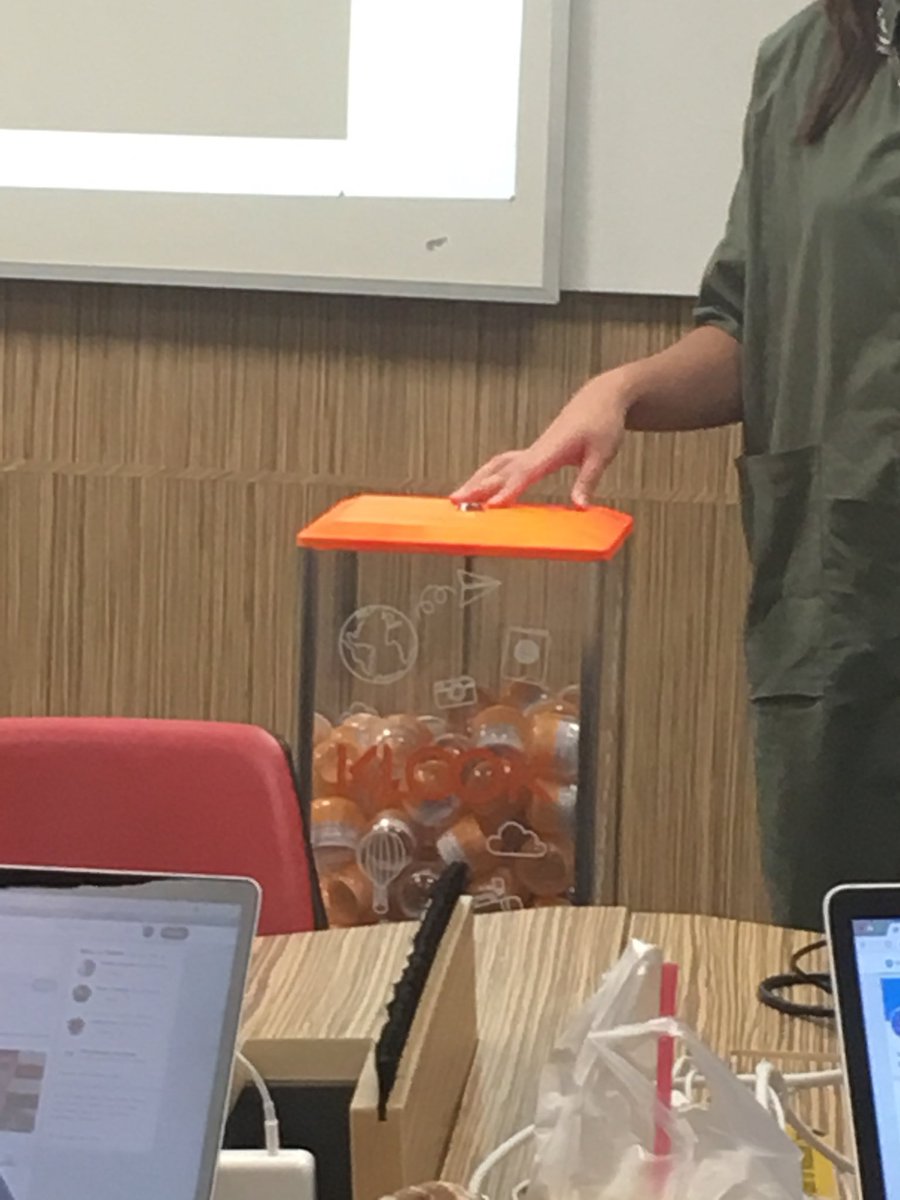 waitpeishanlee's tweet photo. Online to offline #cs4262 (psst what’s inside the balls are klook credits!!) 😍 https://t.co/vt2Nf5xTJG