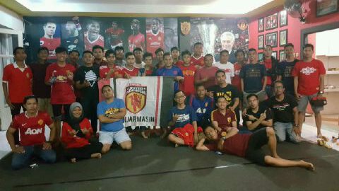 Nonbar <a href="/ManUtd/">Manchester United</a> vs Totenham with <a href="/UtdIndonesiaBJM/">United Indonesia Banjarmasin</a> CC : <a href="/eddy_boel2/">E D D Y</a> #GGMU #HabangSampaiKaputing #AmuntaiHabangToPang