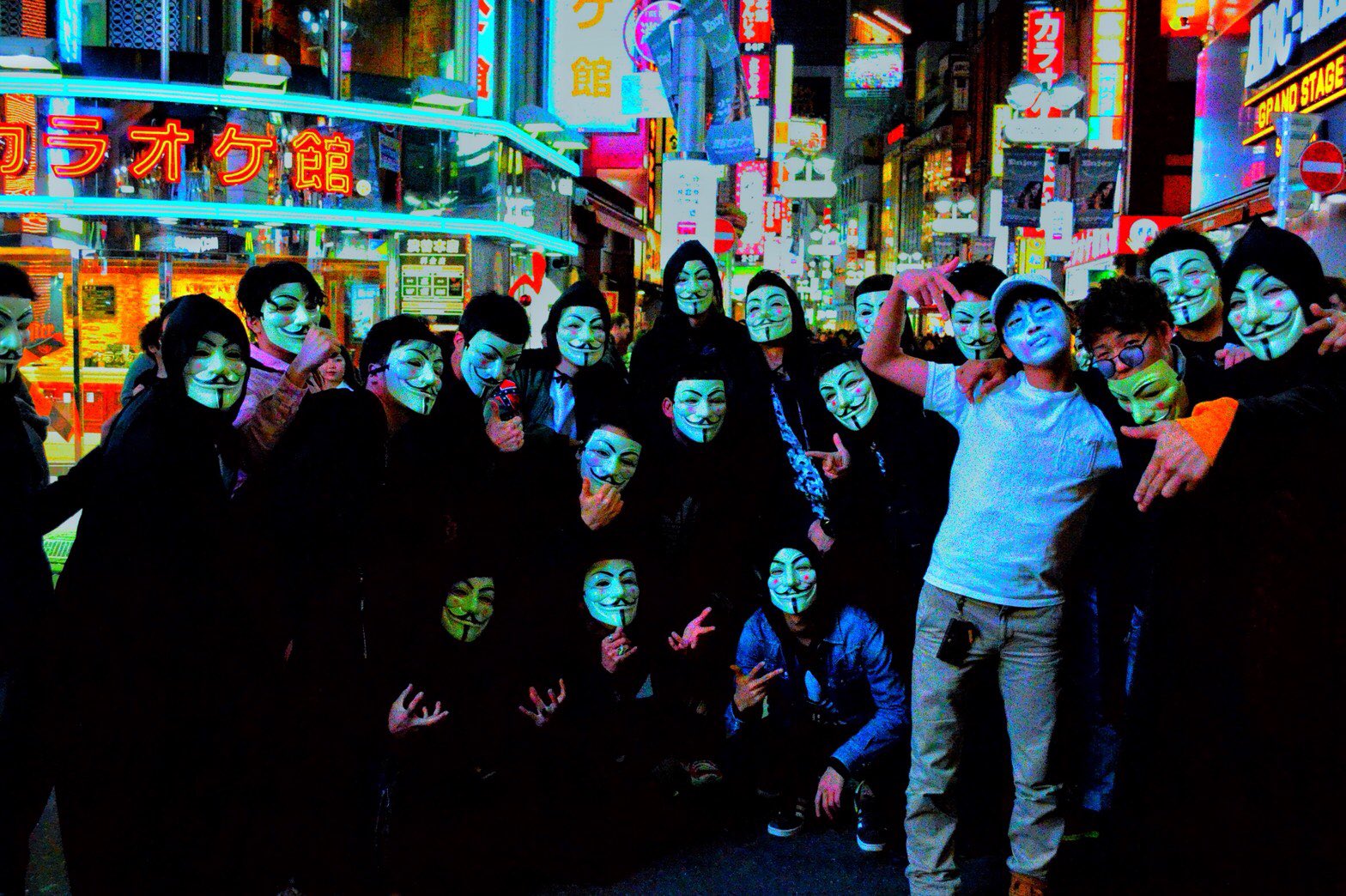 ヤンキーインターン Twitterren ハロウィンは毎年 インターン生全員で仮装して渋谷に遊びにいっています この人数で同じ仮装したら目立つ目立つ 大人になってからこんな大人数で集まるのって中々できないよね ヤンキーインターン ハロウィン T