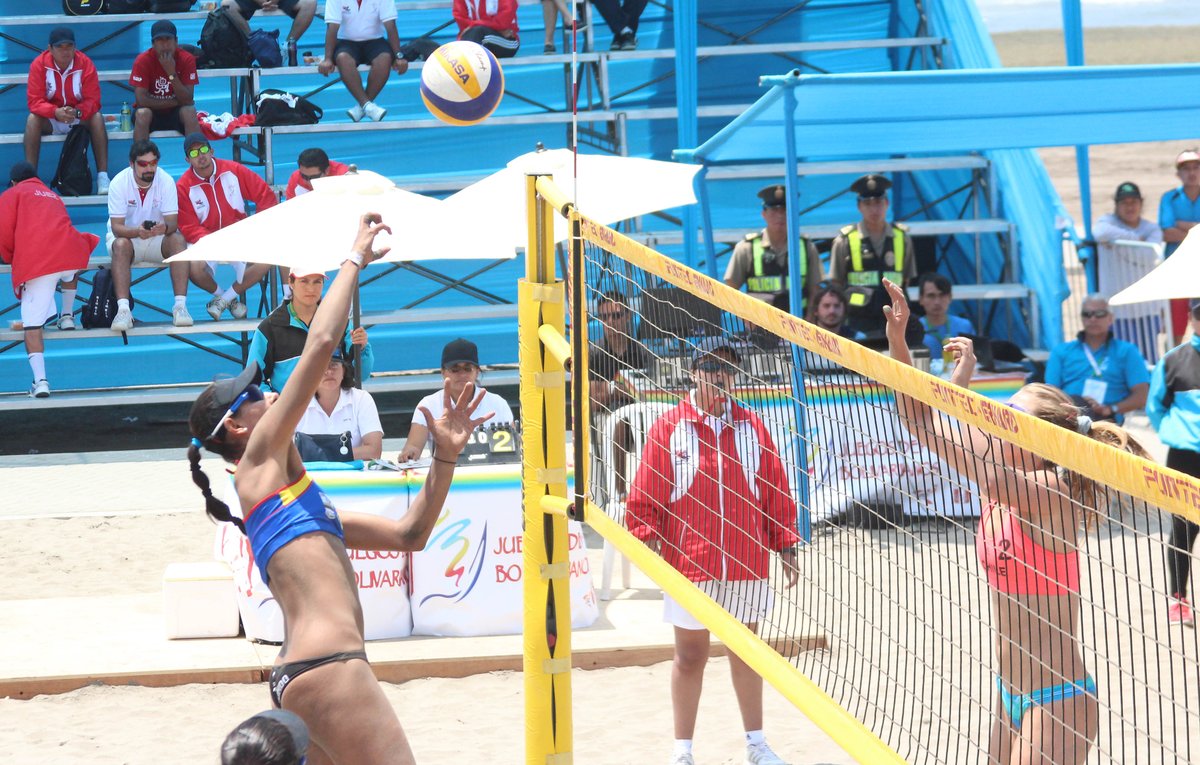 SantaMartaDTCH's tweet photo. El espectáculo del voleibol se toma los Juegos en Santa Marta. Un total de 50 atletas de diez países buscarán el ansiado oro. @JJBB2017 https://t.co/TNxzepV2bt