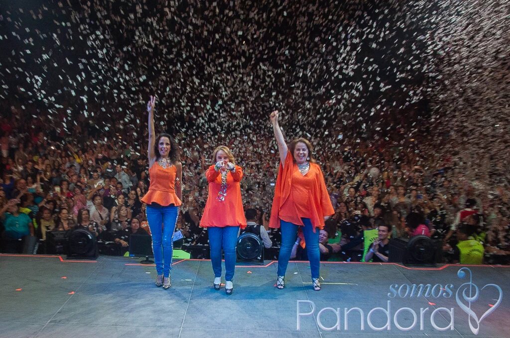 thewloner's tweet photo. Pedimos el ingreso de #LaOtraMujer de #GrupoPandora al #Top20Vox de @Radiovoxfm #EnVoxMiVotoVale 💙 Gracias #PandoraEnArgentina https://t.co/ksoyT04twM