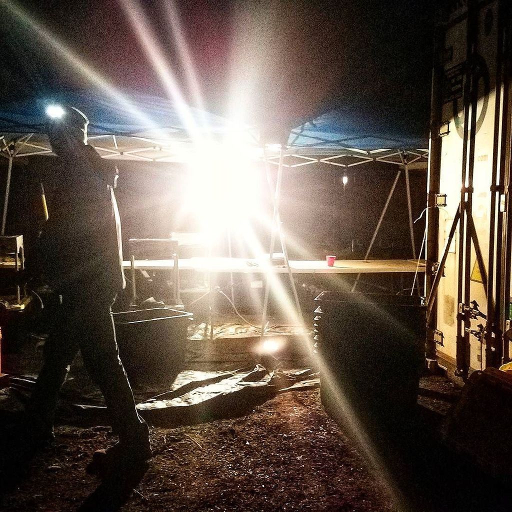naturesgoldus's tweet photo. Night shift #cantstopwontstop
.
.
.
#farmlife #potfarmers #harvest2017 #croptober #nightshift #workinglate #mariju… https://t.co/SSwganVwSf https://t.co/oQW3n5sjqa