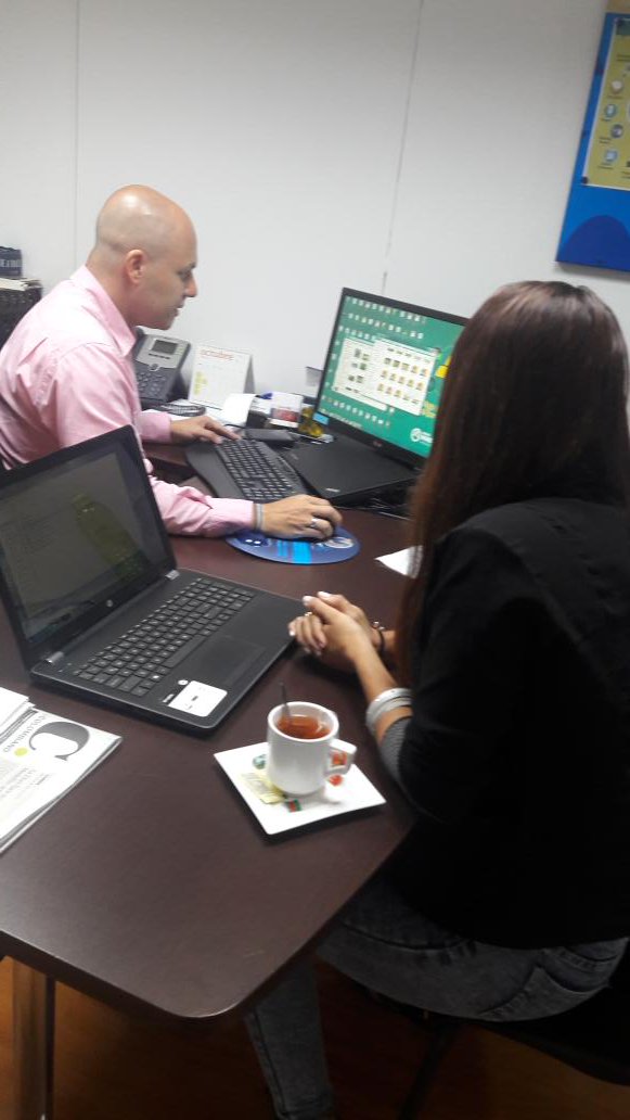 emprend_cfma's tweet photo. Con el Director de Comunicaciones de Mineros S.A.S, adelantando el proyecto de la Revista Ruta Minera del CFMA. @SenaCfma @SBDIR_CFMA https://t.co/IOLBmkCo79