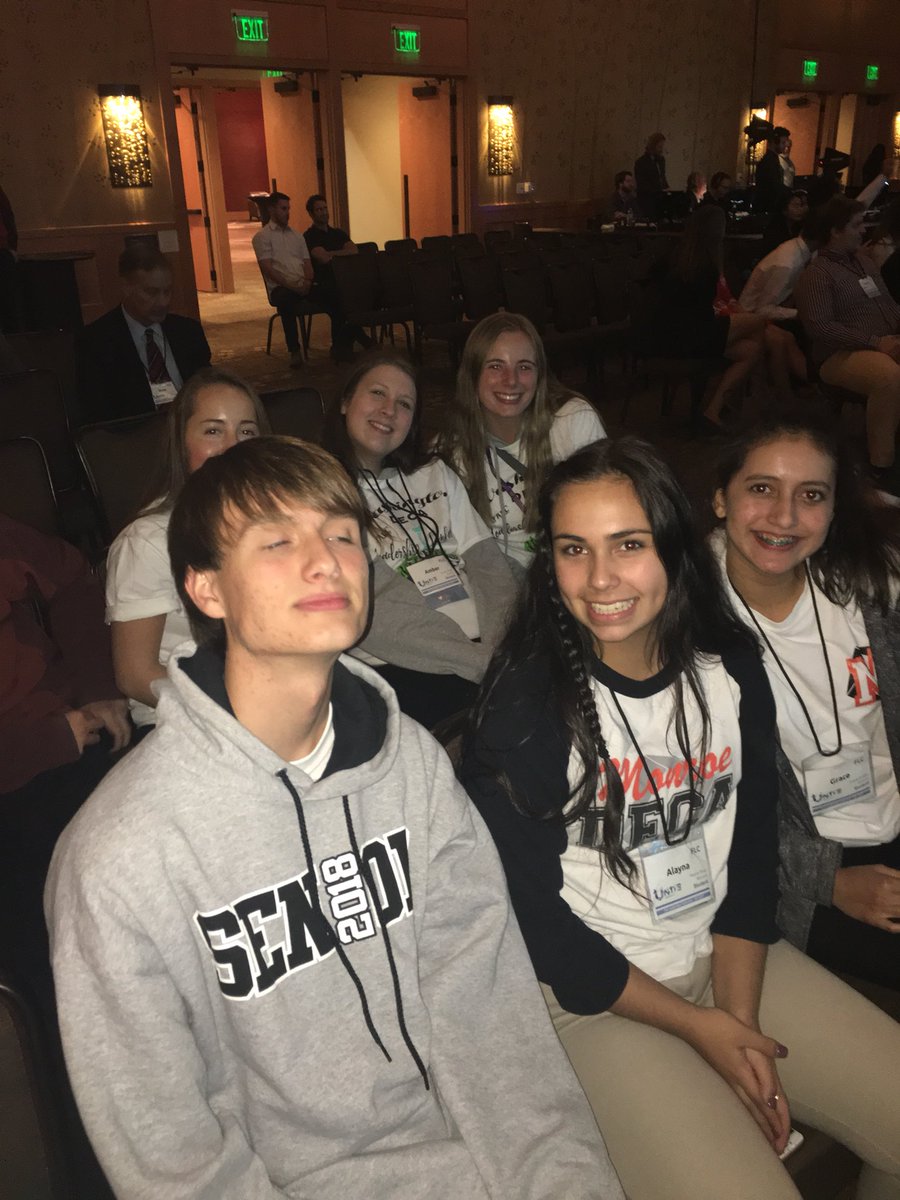 MonroeDECA's tweet photo. #WADECAFLC https://t.co/y87pNliulR