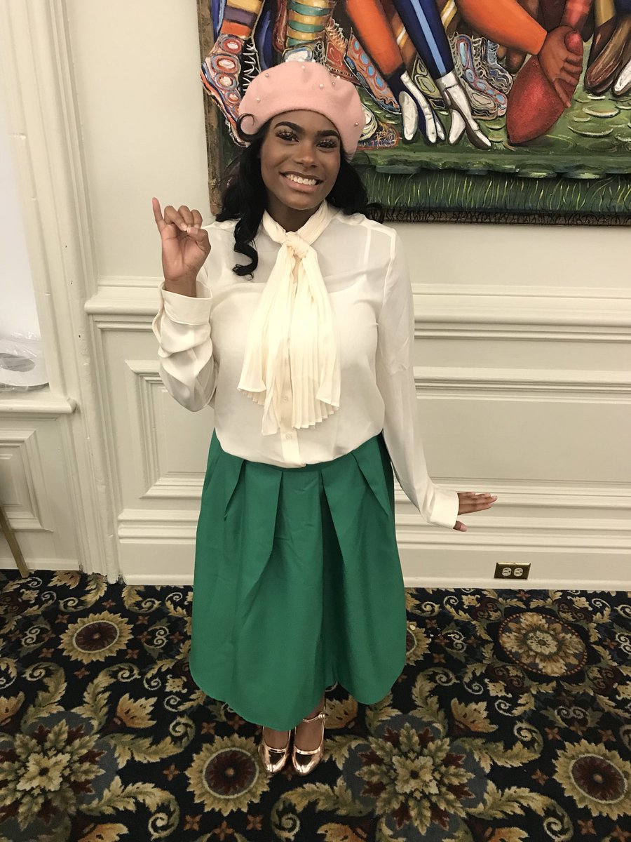 erinthebarbie's tweet image. I’ll just sit these here 🐸💕 #skeewee #aka1908 #finepi