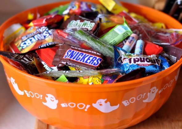 soccergeniusca's tweet photo. Why didn’t the skeleton like the Halloween candy?

He didn’t have the stomach for it! Happy Halloween Eve! #soccergenius #halloween #jokes https://t.co/qmzJOedPGi